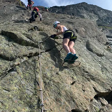 Bright, Homey In Center